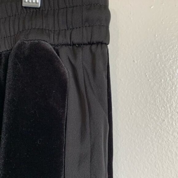 Belle Vere Women’s Medium Black Velour Satin Lounge Joggers Elastic Waist - Picture 6 of 11